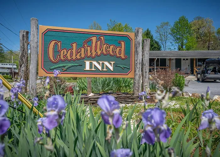 Cedarwood Inn Hendersonville