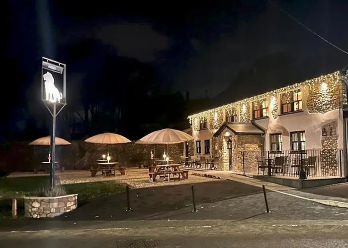 The White Lion Cowbridge Hotel