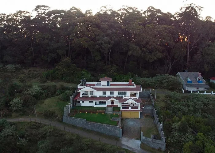 Stayvista At Peak Point With Breakfast Ooty