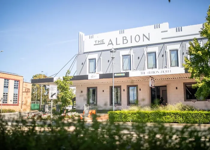 The Albion Hotel Cootamundra