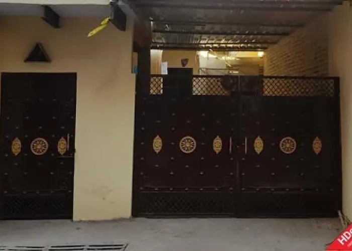 Oyo 16708 Sada Shiv Guest House Varanasi