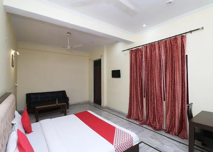 Oyo Hotel Ayaan Bareilly