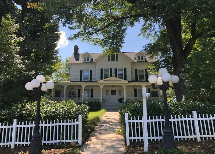Love Lane Bed & Breakfast Waynesville
