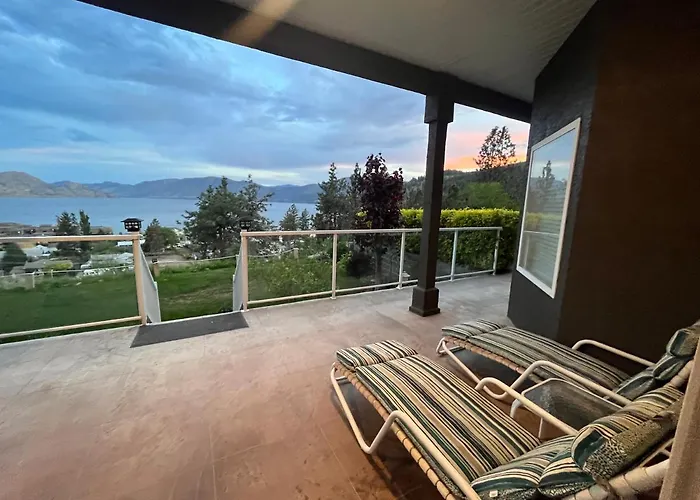 Heart Of Peachland Hotel