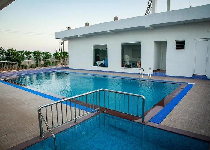 Thai Beach Resort Tiruchchendur