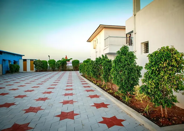 Thai Beach Resort Tiruchchendur