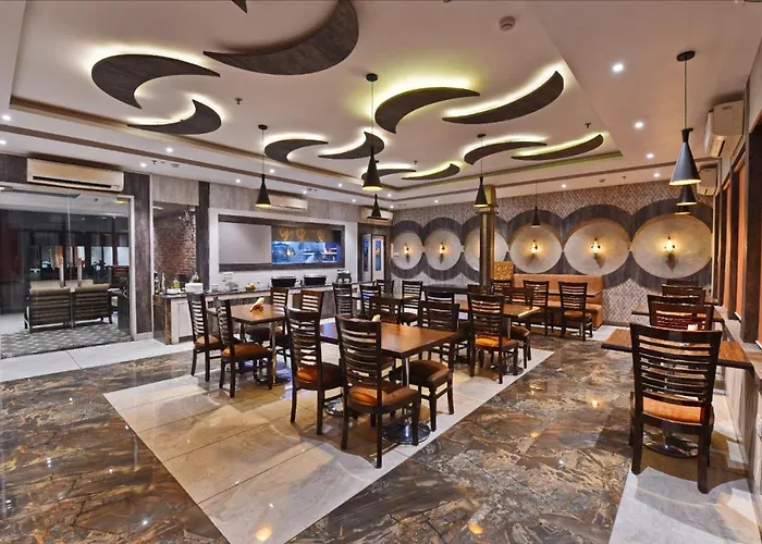Le Crescent Hotel By Trot, Indirapuram Ghaziabad