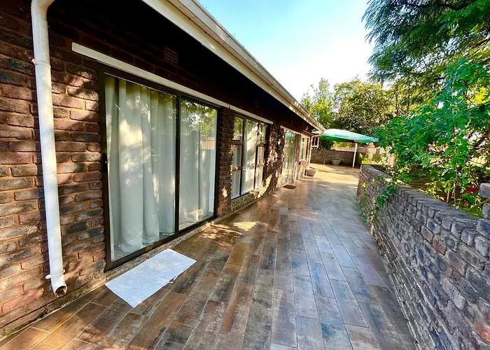Swane'S Guesthouse Rustenburg