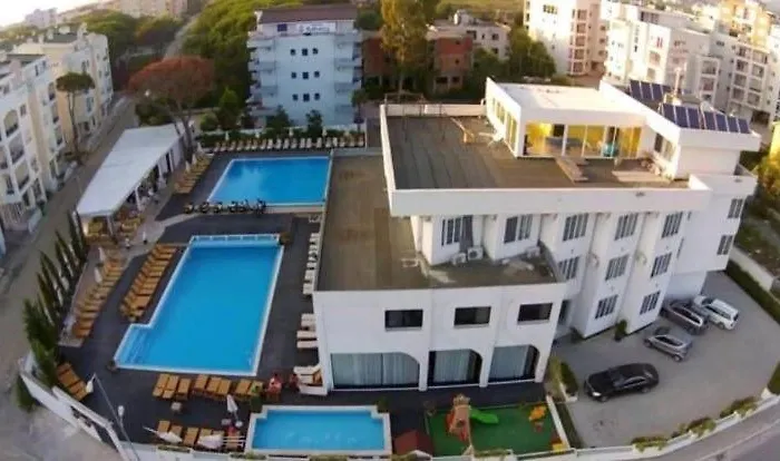 Sunborn Hotel Golem 