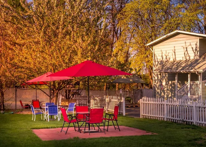 Maple Leaf Motel Shady Cove