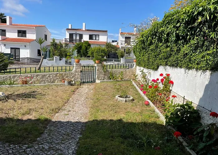 Fountain Of Happiness Hotel Obidos