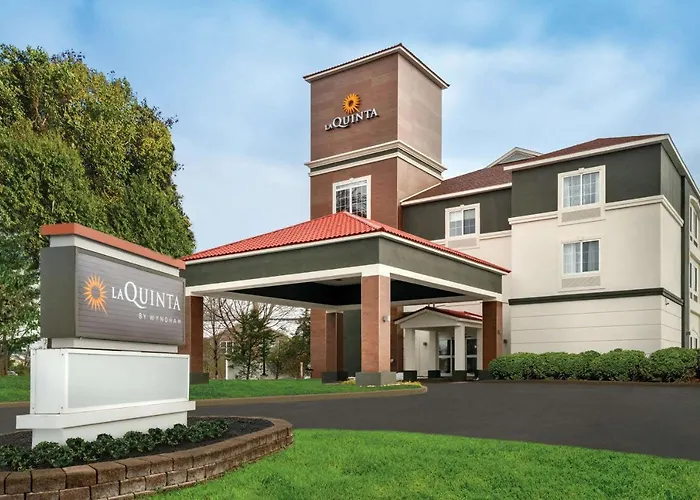 La Quinta By Wyndham Latham Albany Airport Hotel