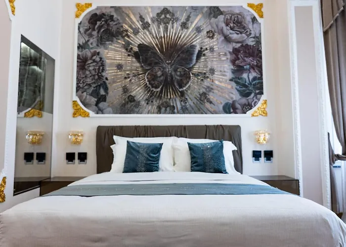 Queen Cattleya Suite Genoa