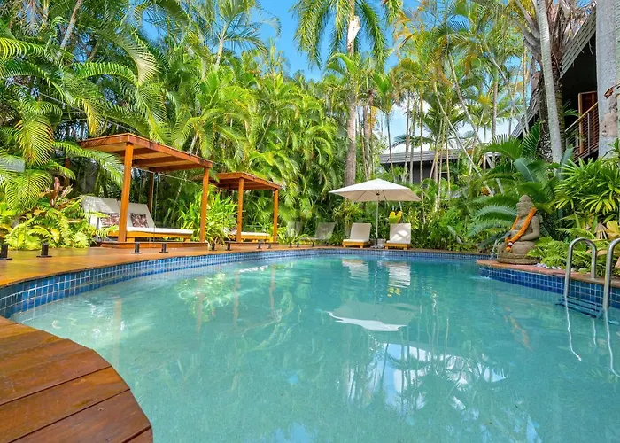 The Palms At Palm Cove Aparthotel
