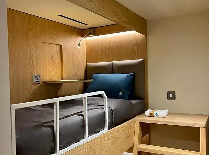 Sleepover Doha North Node, Gate C30