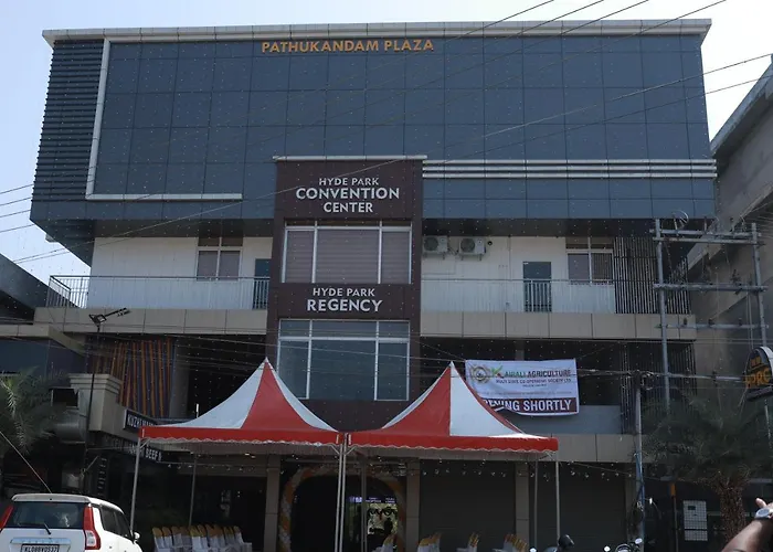 Hydepark Regency Hotel Palakkad