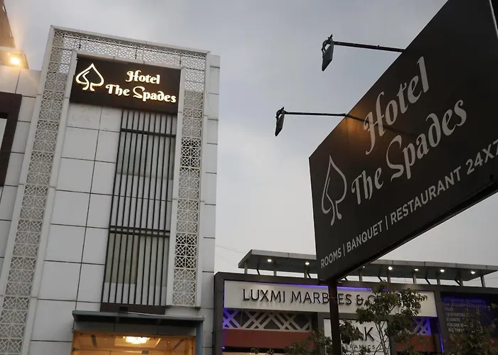 Hotel The Spades Zirakpur