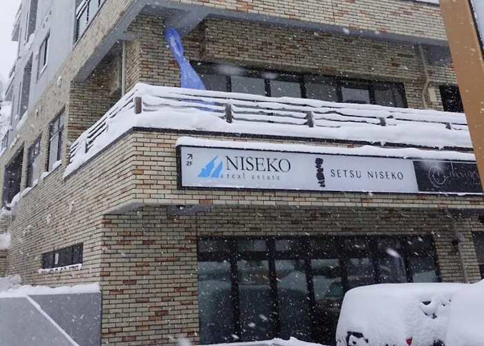 Mountainside Palace Niseko