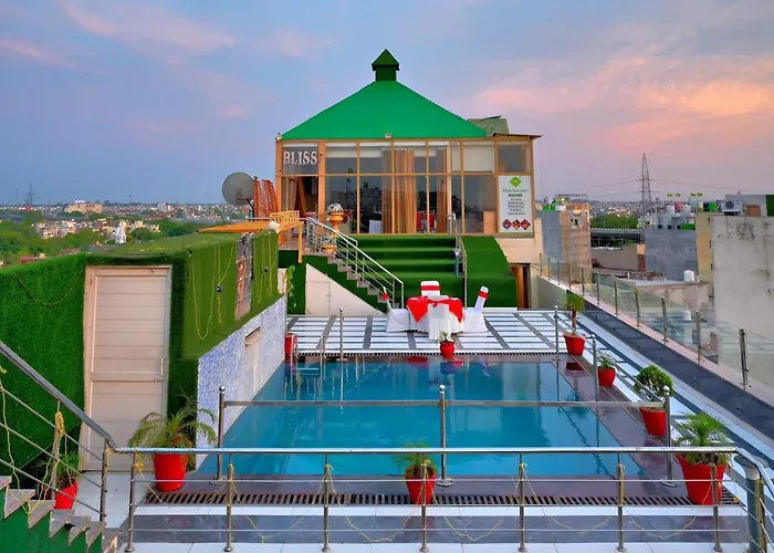 Sallow Royal Suites By Dew Drop Amritsar