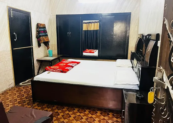 Hotel Dinesh Agra 