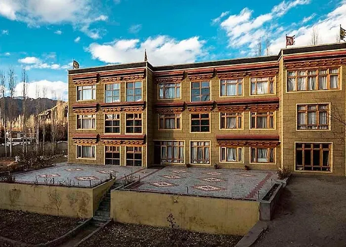 Hotel Alpine Ladakh Leh