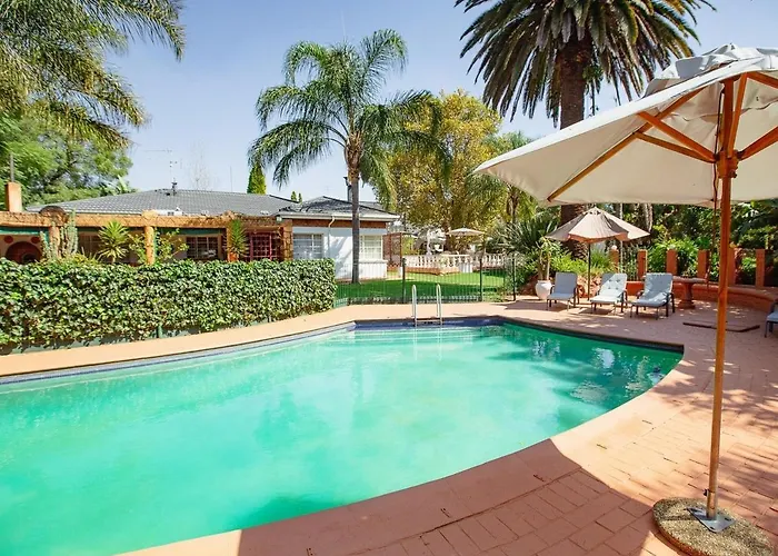 Golden Candle Guest House Roodepoort