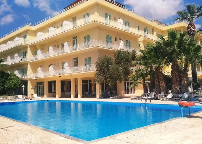 Nireus Hotel Néa Mákri