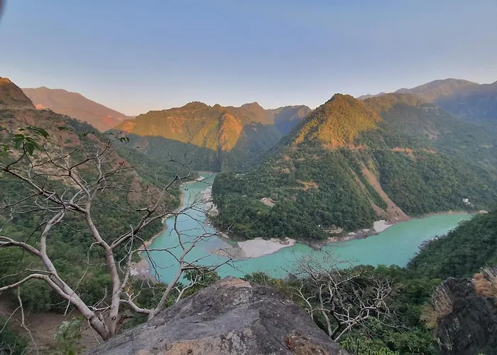 Aashraya On Ganga Bed & Breakfast Rishikesh