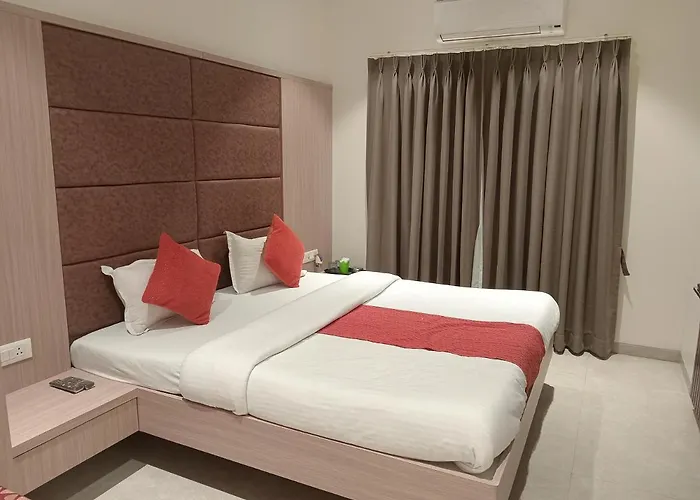 Hotel Rajshree Ahilyanagar