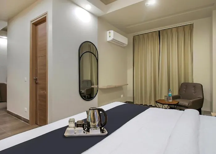 Hotel The Golf 1 Lucknow