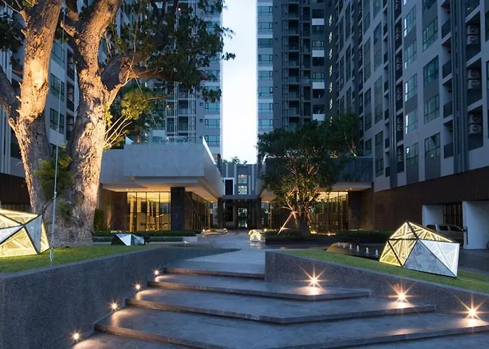 Aparthotel The Base Pattaya