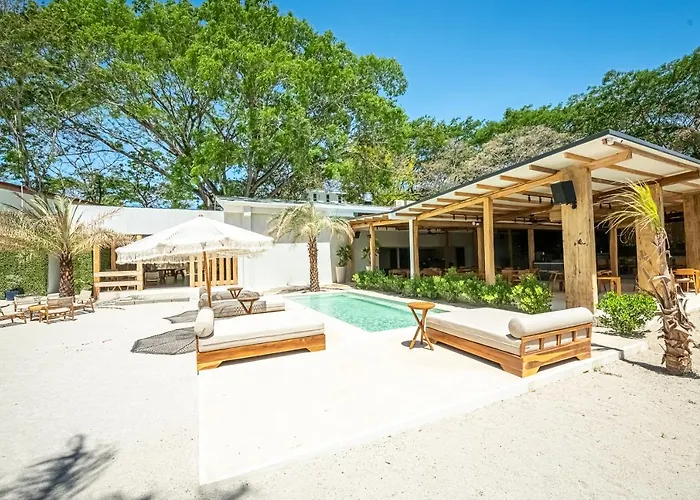 Elmoro Tamarindo Hotel