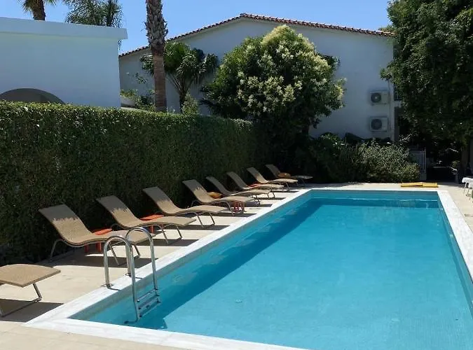 Manolis' House Aparthotel Skiathos Town