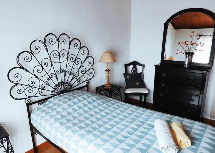 Fountain Of Happiness Hotel Obidos
