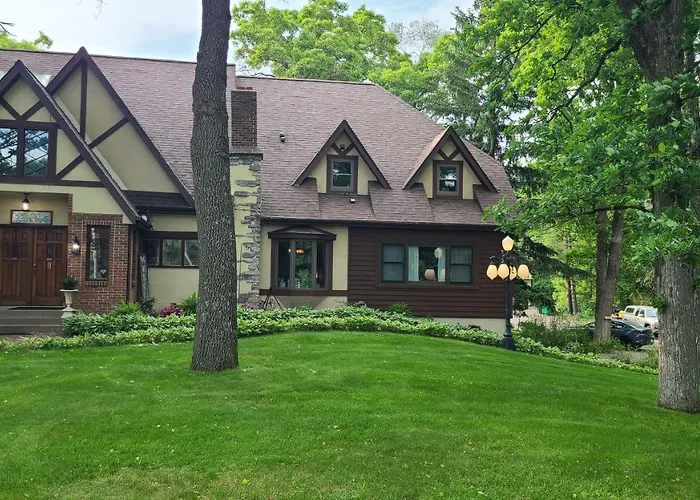 Otter Creek Eau Claire Altoona Bed & Breakfast