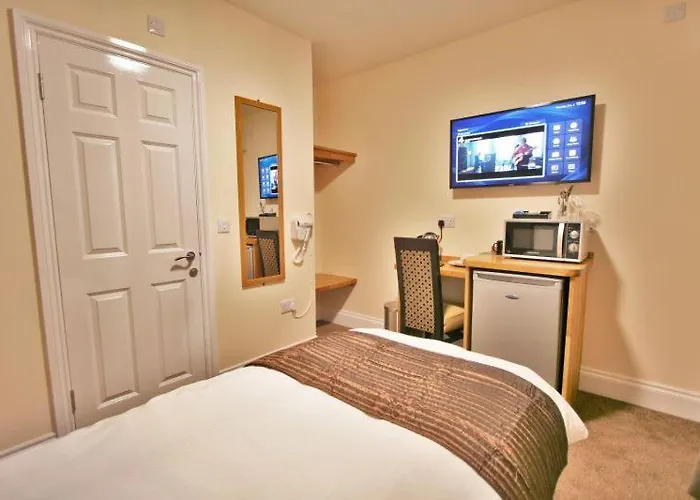 Central Studios Gloucester Place By Roomsbooked Cheltenham