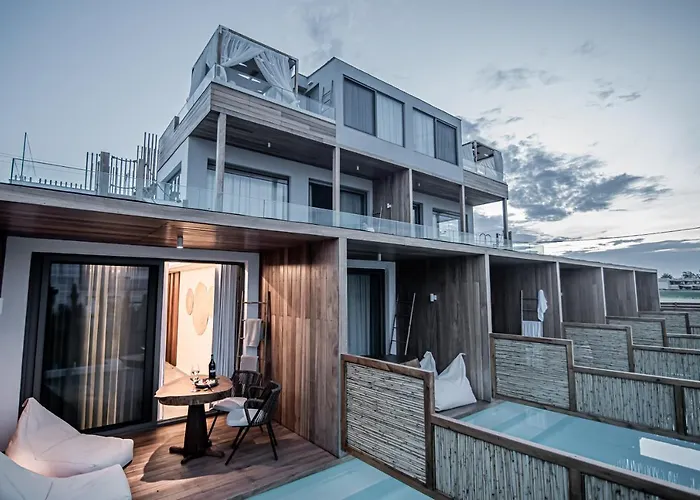 King'S & Queen'S Afitos - Suites With Private Pool