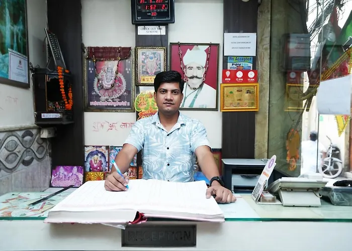 Hotel Ashirwad Near New Delhi Railway Station, Paharganj