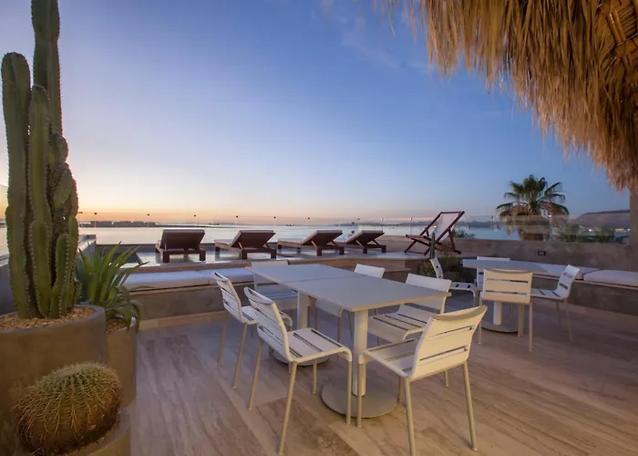 Malecon 1680 Hotel La Paz