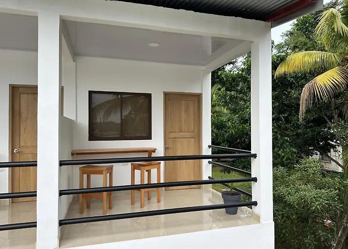 Tuanis Guest House Tortuguero