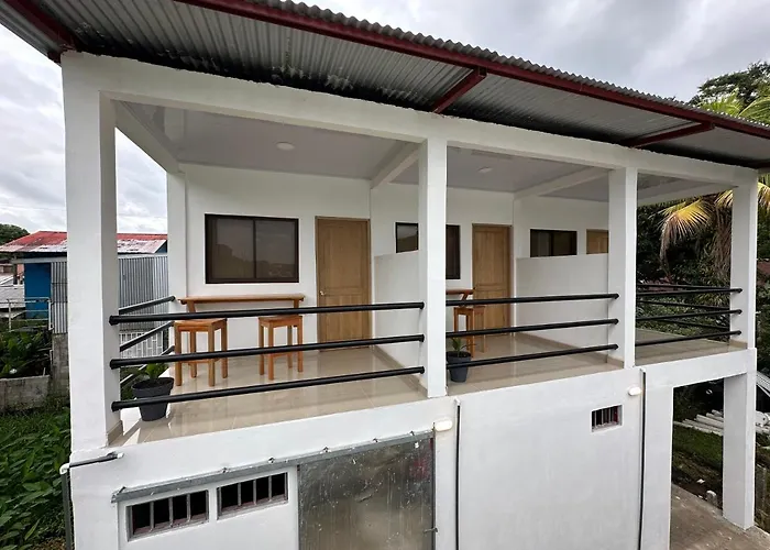 Tuanis Guest House Tortuguero