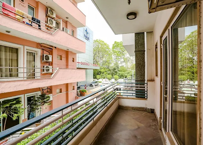 Fabhotel Premium Nest Gurgaon