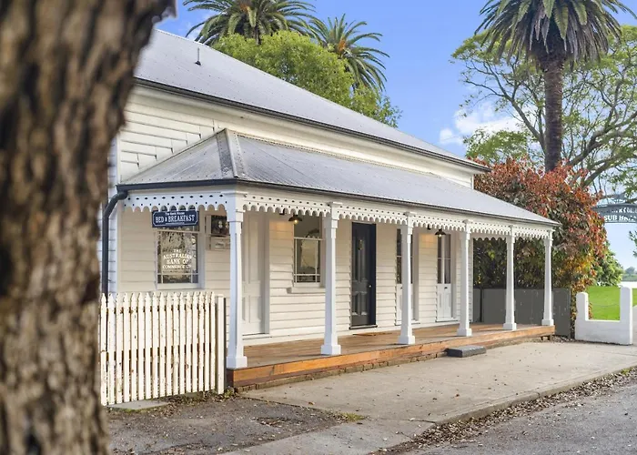 The Bank House Ulmarra Bed & Breakfast