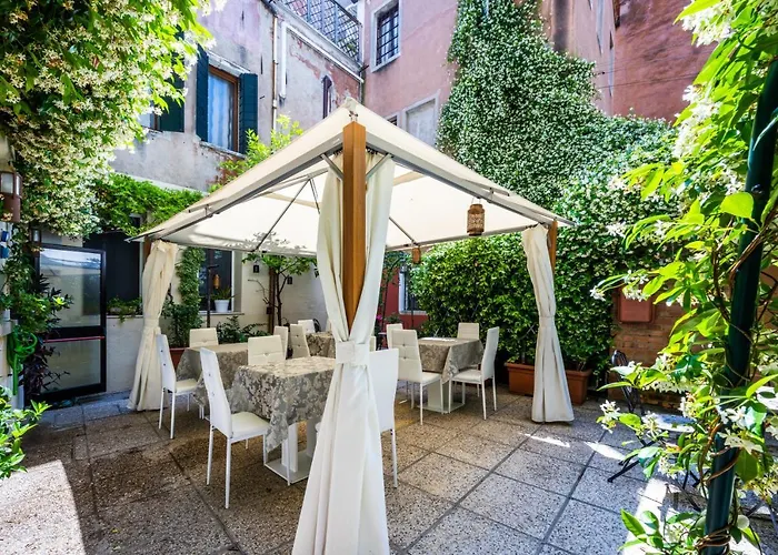 Hotel Apostoli Garden Venice