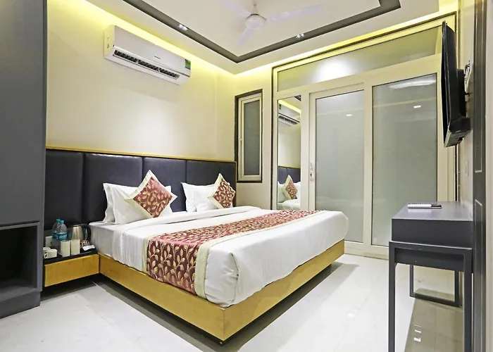 Hotel Apple Tree Residency - Offering Free Airport Shuttle New Delhi