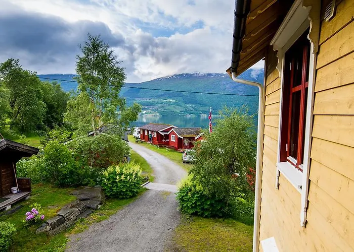 Nesset Fjordcamping Olden