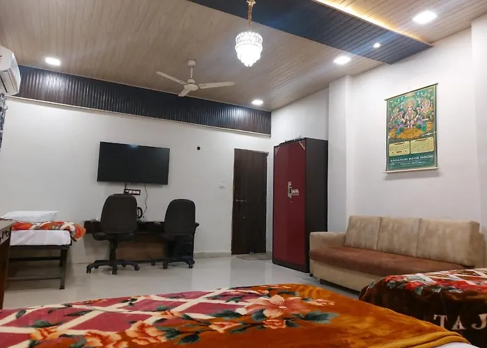 Goroomgo Kashi Paradise Varanasi - "Hotel-At-Prime-Location Spacious-Room With-Wi-Fi-Availability, "
