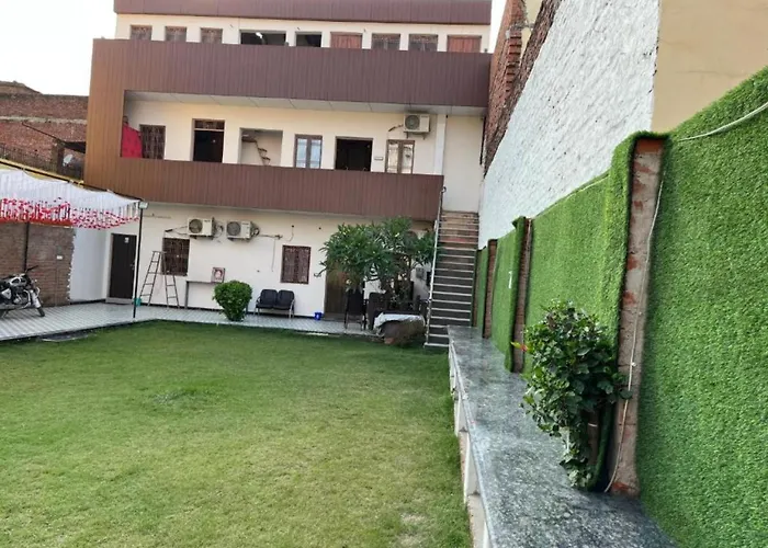 Goroomgo Kashi Paradise Varanasi - "Hotel-At-Prime-Location Spacious-Room With-Wi-Fi-Availability, "
