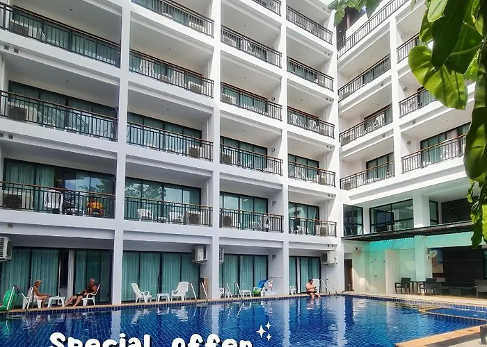 Paripas Patong Resort - SHA Extra Plus