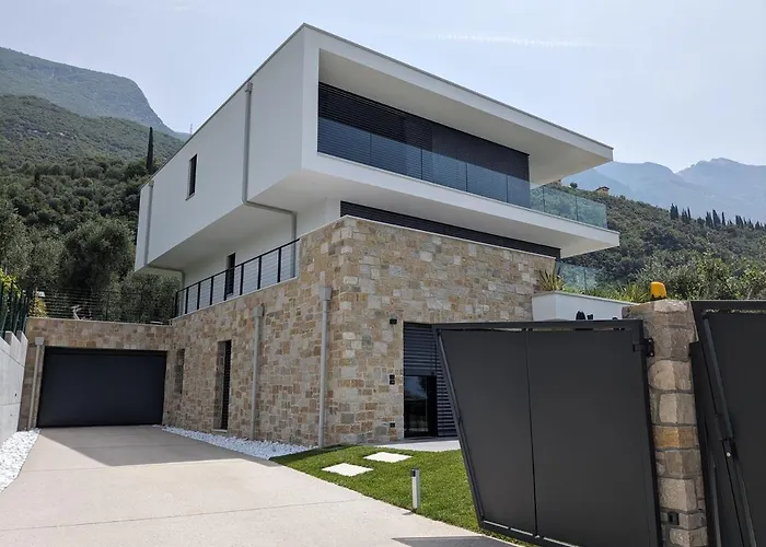 Olivo Luxury Apartments Malcesine
